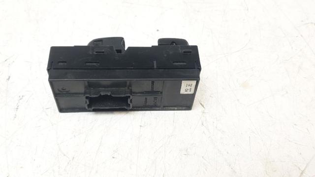 NISSAN 254111KA5A Botón de elevalunas delantero derecho  en stock Terrassa