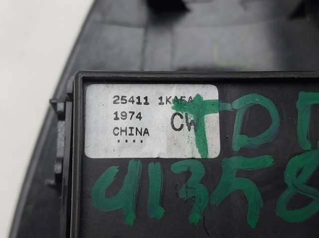 254111KA5A Botón de elevalunas delantero derecho comprar Sevilla