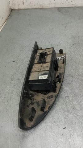 NISSAN 254111KA5A Botón de elevalunas delantero derecho  en stock Terrassa