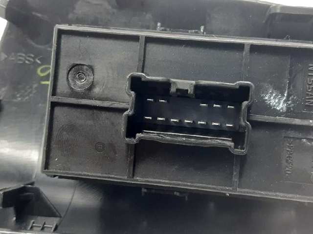 NISSAN 254111KA5A Botón de elevalunas delantero derecho  en stock Salamanca