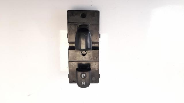 NISSAN 254111KA5A Botón de elevalunas delantero derecho  en stock Terrassa