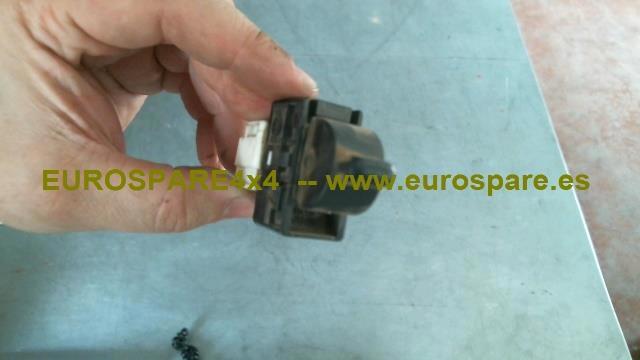 254112S700 Botón de encendido del motor del elevalunas trasero  disponible Málaga