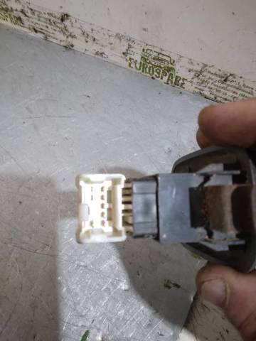 NISSAN 254112S700 Botón de encendido del motor del elevalunas trasero  disponible España