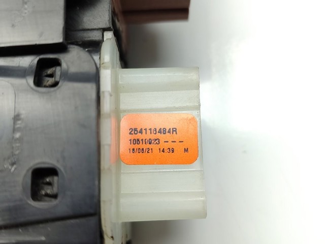 254116484R Interruptor de elevalunas delantera izquierda  en stock Granada