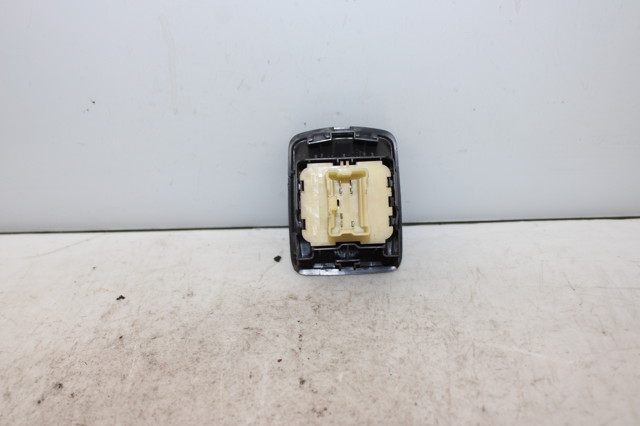 RENAULT 254117873R Interruptor de elevalunas delantera izquierda  en stock Salamanca