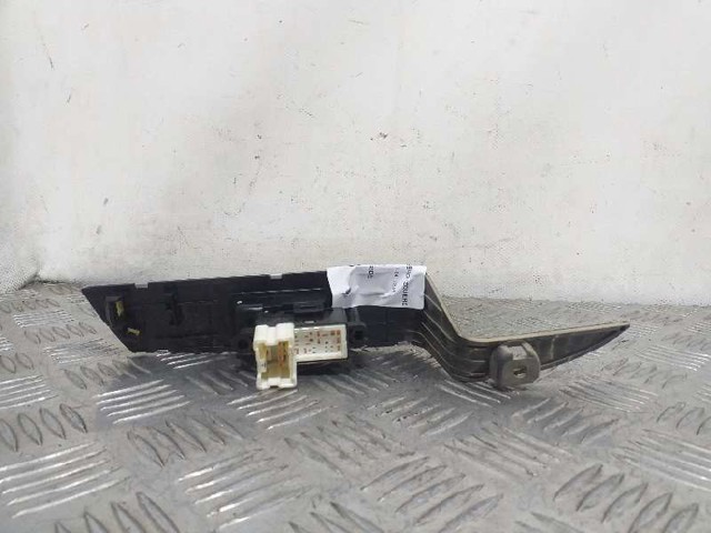 25411AX010 Botón de encendido del motor del elevalunas delantero derecho  disponible Málaga