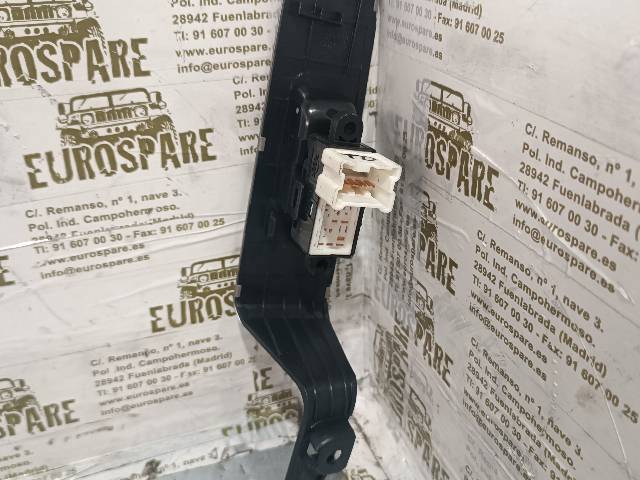 NISSAN 25411AX010 Botón de elevalunas delantero derecho comprar Barcelona