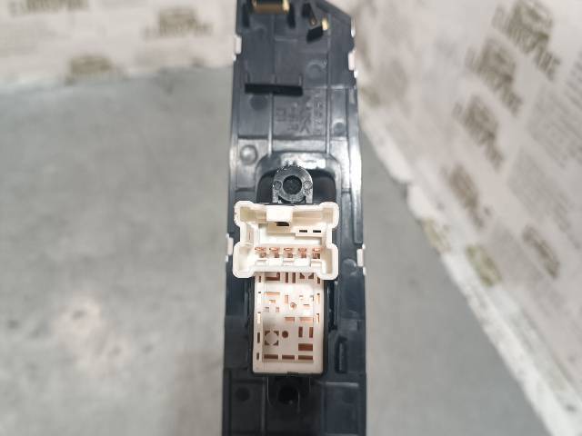 NISSAN 25411AX010 Botón de encendido del motor del elevalunas delantero derecho  disponible España