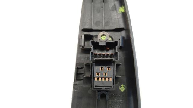 25411EA00A Botón de encendido del motor del elevalunas trasero  disponible Málaga