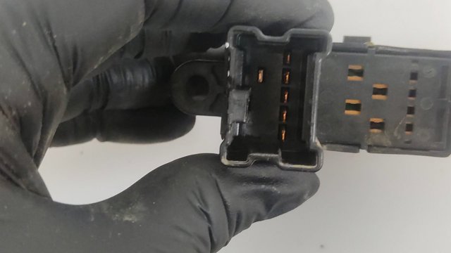 25411JD000 NISSAN Botón de encendido del motor del elevalunas trasero comprar Bilbao