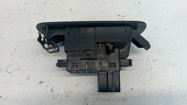 25411JD000 Botón de encendido del motor del elevalunas trasero  comprar en Zaragoza
