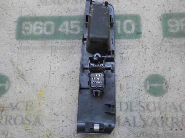 25411JG000 Botón de elevalunas delantero derecho  en stock Sabadell