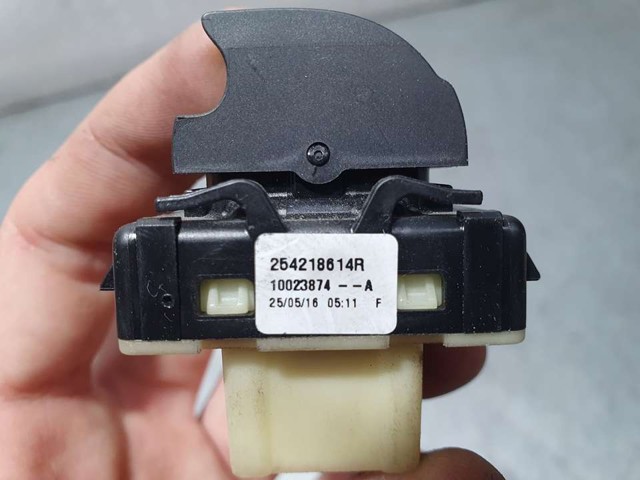 254218614R RENAULT Botón de elevalunas delantero derecho  en stock Gandía