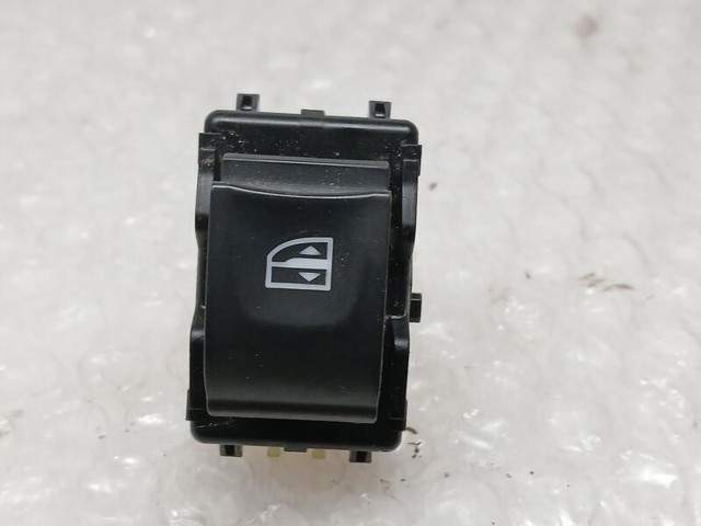254218614R RENAULT Botón de elevalunas delantero derecho comprar Bilbao