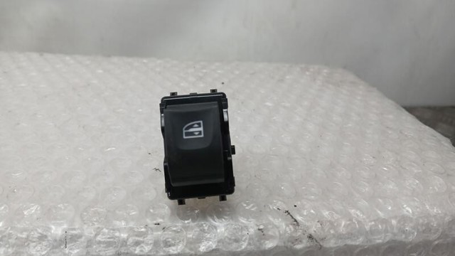 254218614R RENAULT Botón de elevalunas delantero derecho  en stock Córdoba