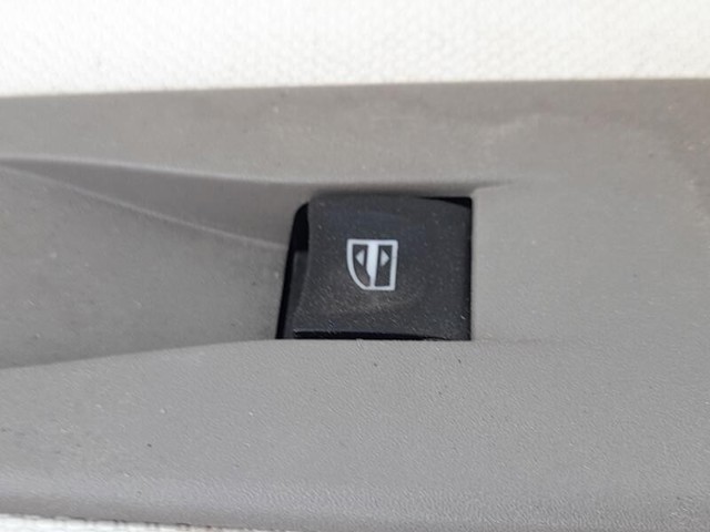 RENAULT 254218614R Botón de elevalunas delantero derecho  en stock Terrassa