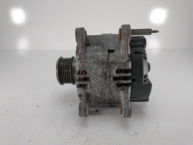 2542695F VAG Alternador  disponible Vigo