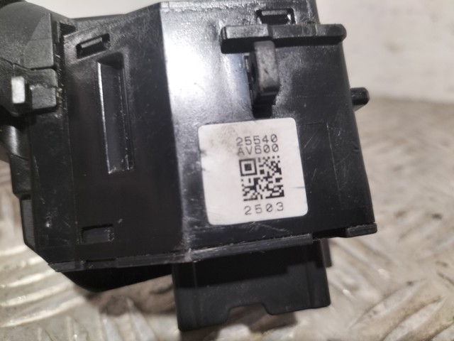 25540AV600 NISSAN Conmutador izquierdo de la columna de dirección comprar Madrid