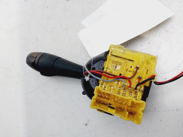 Conmutador en la columna de dirección completo Renault CAPTUR 2