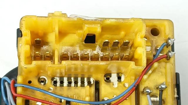 Conmutador en la columna de dirección completo Renault CAPTUR 2