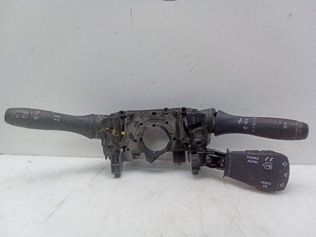 Conmutador en la columna de dirección completo Dacia Duster HM