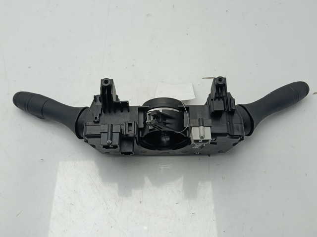 Conmutador en la columna de dirección completo Dacia Duster HM