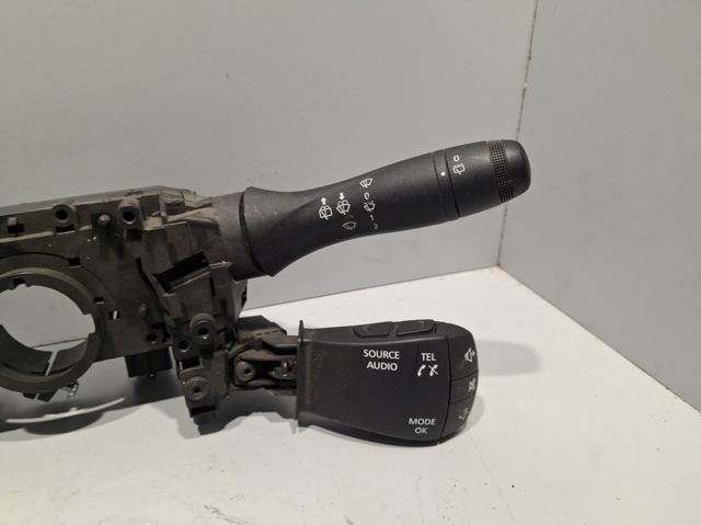 255678207R Conmutador columna dirección  en stock Castellón