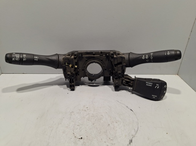 RENAULT 255678207R Conmutador de la columna de dirección completo  disponible España