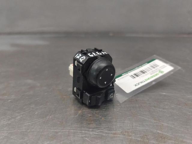 255704EA1B Nissan/Infiniti