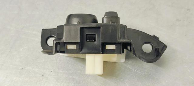 255704EA1B NISSAN  en stock Gandía