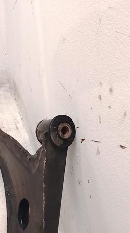 2598805 Brazo inferior izquierdo de la suspensión delantera  en stock Castellón