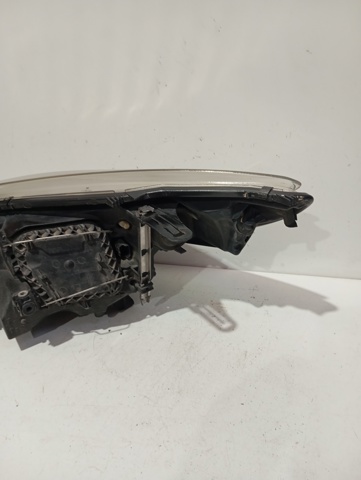 RENAULT 260100017R Faro derecho  en stock Terrassa