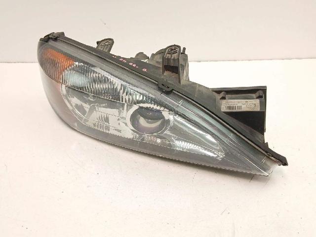 Precio del repuesto Faro delantero derecho Primera  sedán