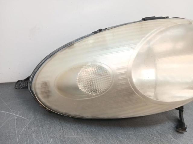 26010AX700 NISSAN Faro derecho  comprar en Oviedo
