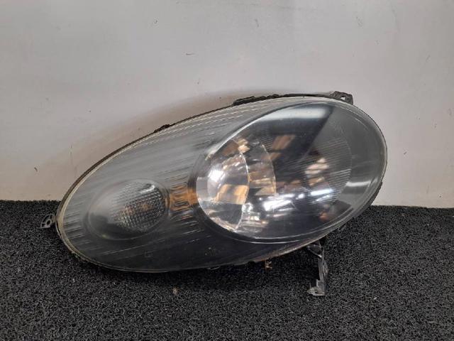 Faro delantero derecho 26010AX705 NISSAN