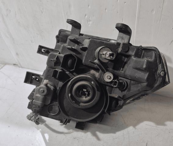 Faro derecho Nissan Navara D40