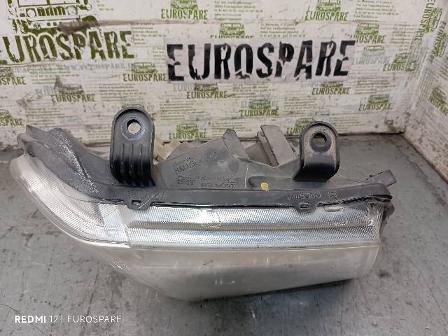 Faro derecho Nissan Navara D40