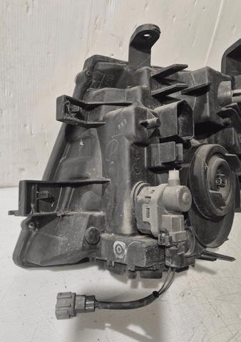 Faro derecho Nissan Navara D40