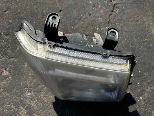 Faro derecho Nissan Navara D40