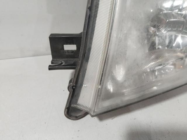 Faro derecho Nissan Navara D40