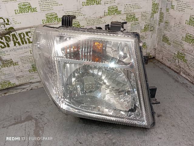 Faro derecho Nissan Navara D40
