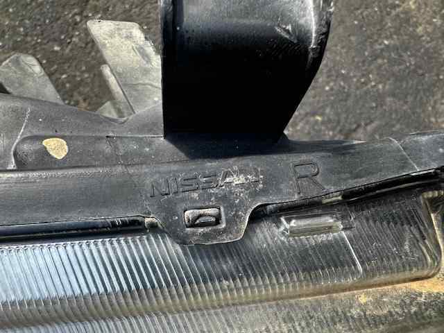 Faro derecho Nissan Navara D40