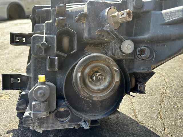 Faro derecho Nissan Navara D40