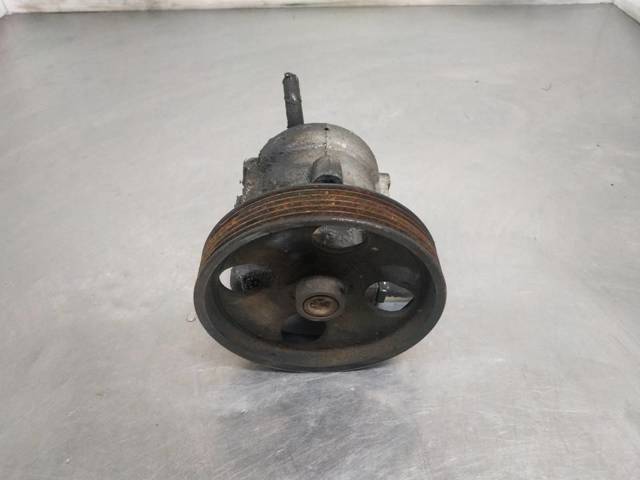 RENAULT 26054891 Bomba de dirección  en stock Salamanca