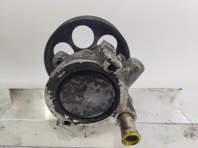 RENAULT 26054891 Bomba de dirección asistida  disponible Lugo