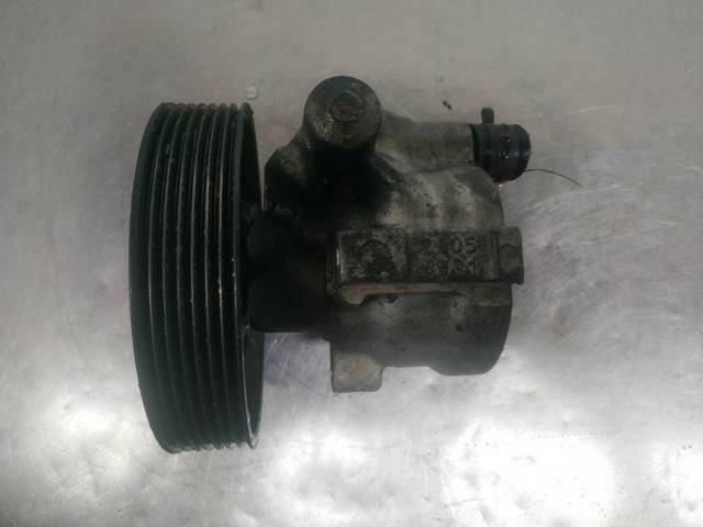 RENAULT 26054891 Bomba de dirección asistida  comprar en Albacete