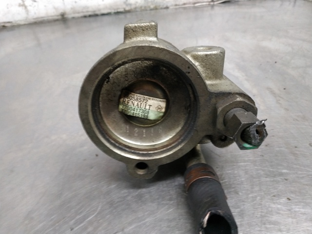 RENAULT 26058572 Bomba de dirección  en stock Terrassa