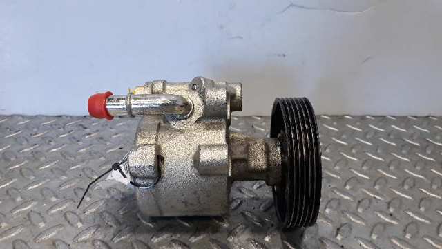 RENAULT 26058572 Bomba de dirección  en stock Valencia