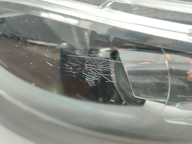 260601946R RENAULT Faro izquierdo  en stock Gandía
