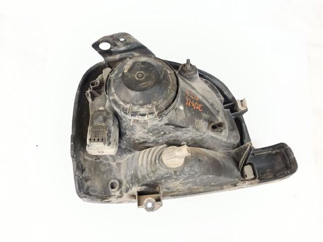 260602509R Faro izquierdo  disponible Málaga